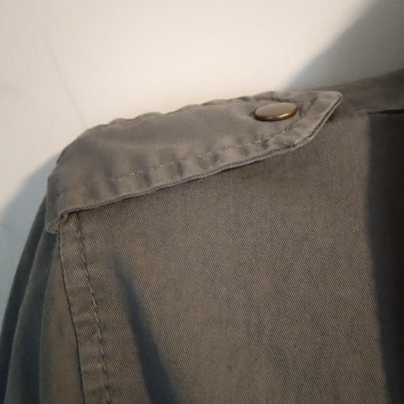 Women's Utility Jacket - Picture 5 of 8